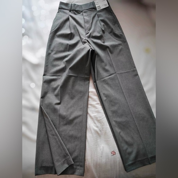 Uniqlo Gray Women's Pantsuit - Picture 4 of 6